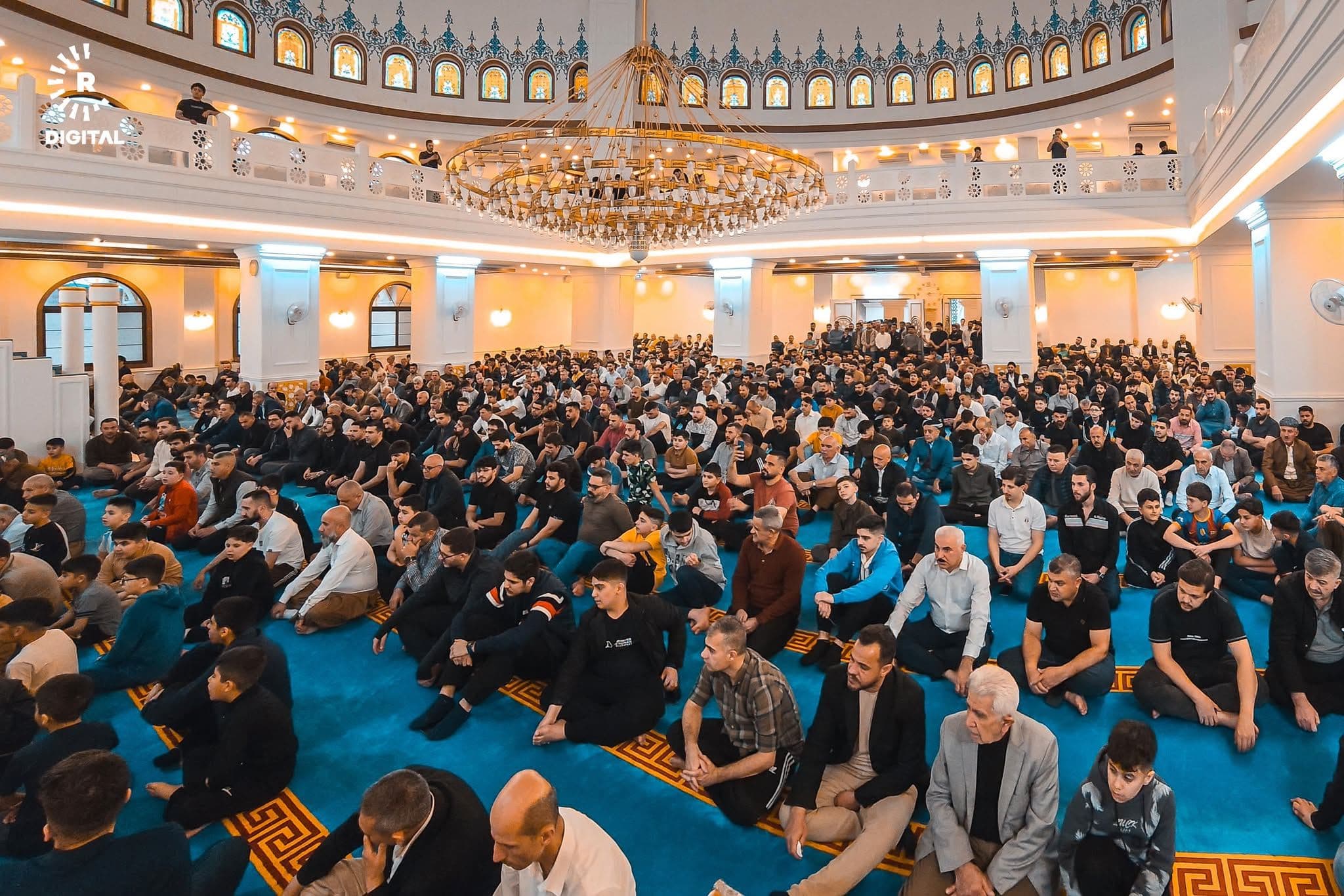 Muslims in Duhok perform Eid prayer