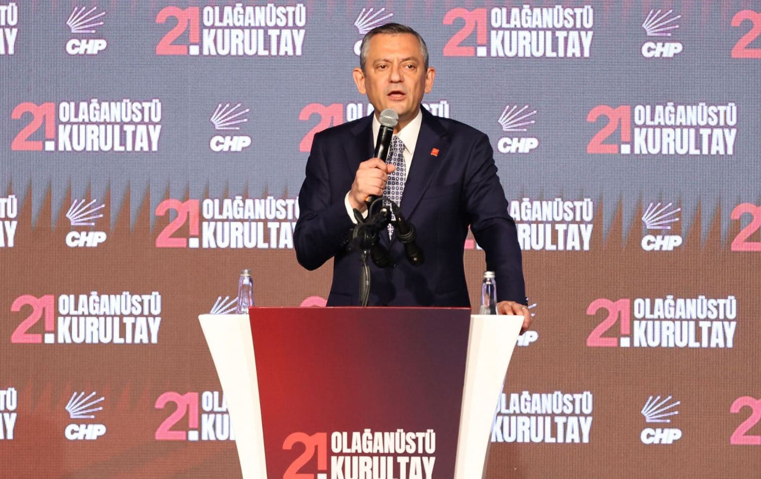 Ozgur Ozel, leader of Turkey's main opposition Republican People's Party (CHP), gives a speech during an extraordinary congress of the party in Ankara on April 6, 2025. Photo: Adem Altan/AFP