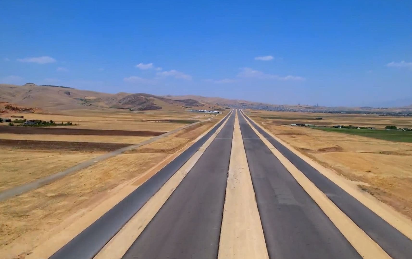 دیمەنێکی شەقامی 100 مەتریی سلێمانی. 