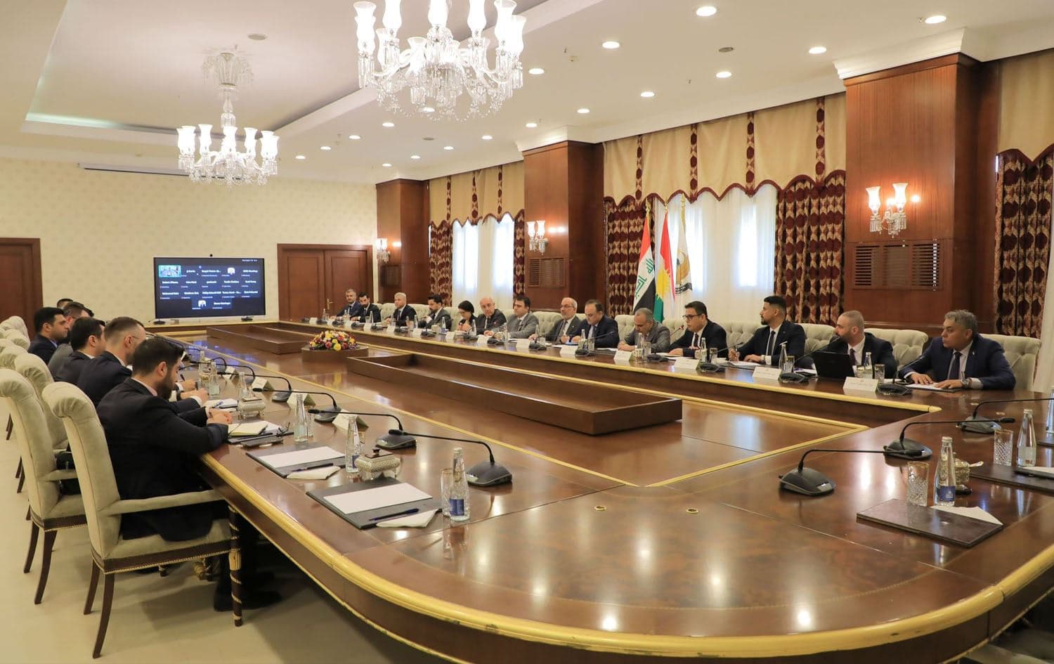 Kurdistan Regional Government (KRG) and Federal Government of Iraq (FGI) officials meet with representatives of international oil companies (IOCs) in Erbil on April 20, 2025. Photo: Umed Sabah/Facebook