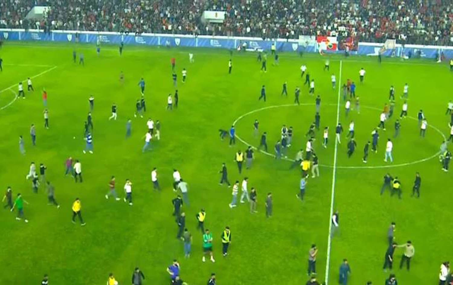 Zaho ve Newroz maçında kavga çıktı: 27 yaralı, bir bebek kayboldu                