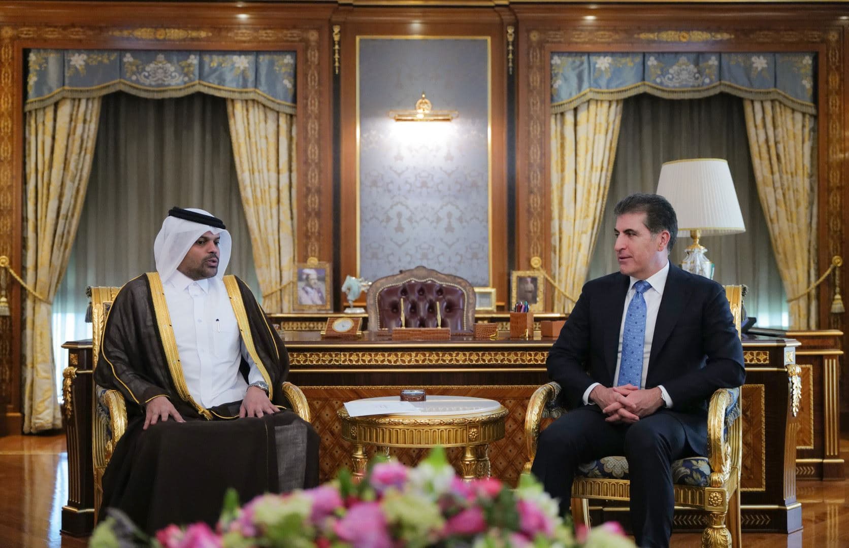 Konsulê Qeterê Huseyn bin Elî El-Fezale û Nêçîrvan Barzanî //Wêne: Serokatiya Herêma Kurdistanê