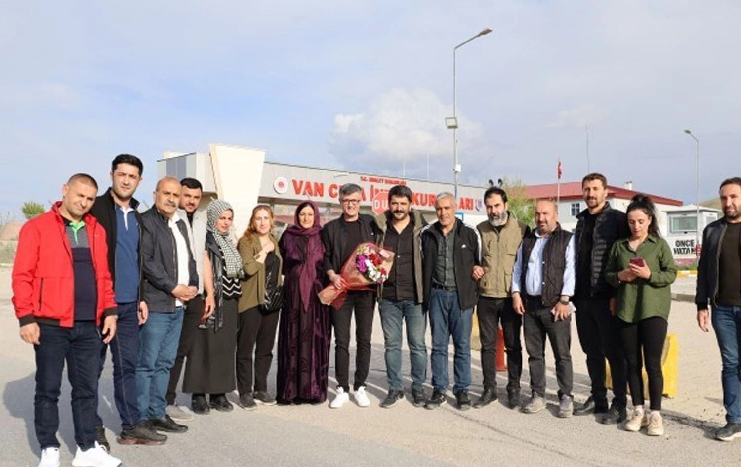 Yasîn Dere û hezkiriyên wî /Wêne: MA