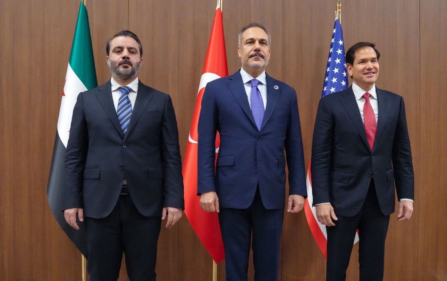 Wezîrên karên derve yên Tirkiye, Amerîka û Sûriyeyê civiyan / Wêne: AA