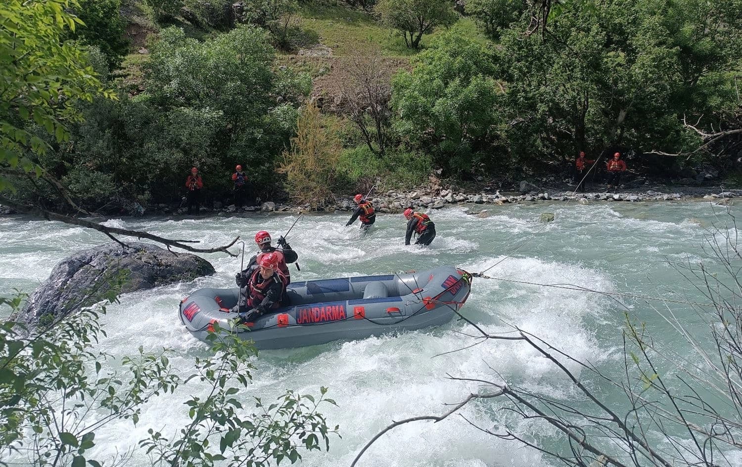 Tîm li Nêçîr digerin / Wêne: AA