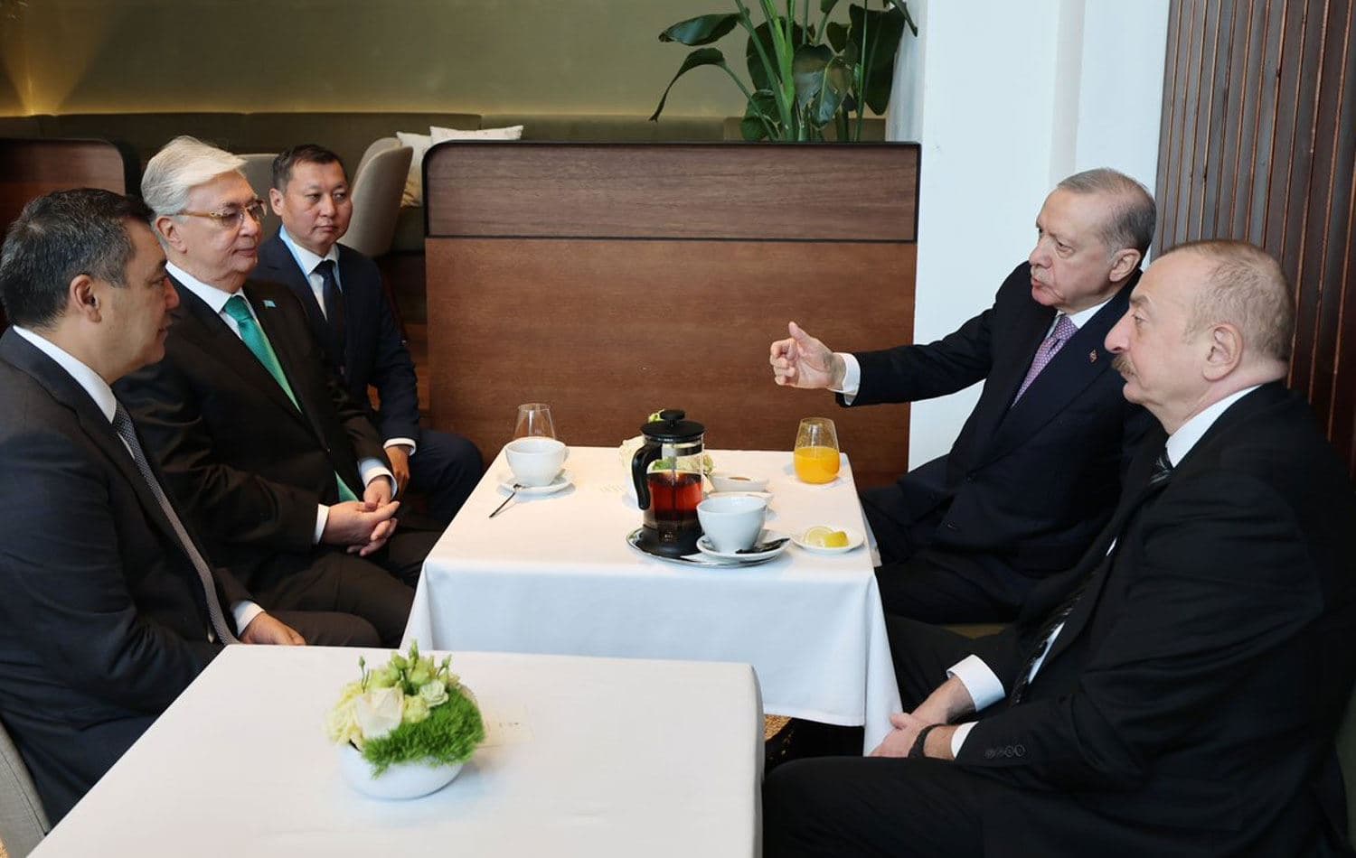 Erdoğan, 3 ülkenin cumhurbaşkanı ile bir araya geldi. / Foto: Sosyal medya