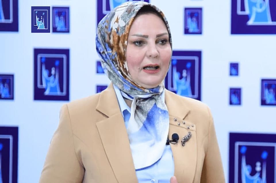 وێنەیەکی جومانە غەلای، گوتەبێژی کۆمیسیۆن