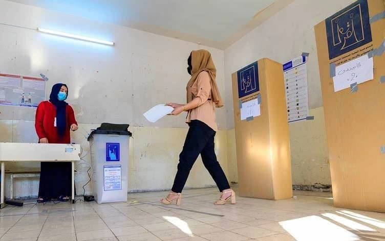بنکەیەکی دەنگدان لە هەولێر بۆ هەڵبژاردنی 2021ی پەرلەمانی عێراق. وێنە: بڵند تاهیر - رووداو