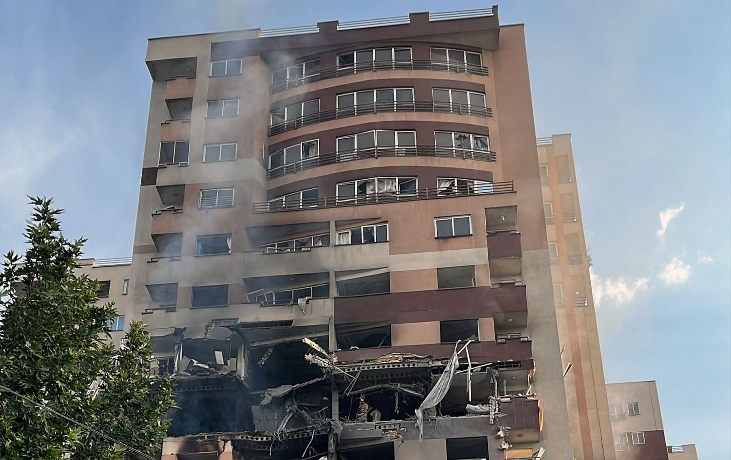 باڵەخانەیەکی تاران لەلایەن ئیسرائیلەوە کراوەتە ئامانج. 