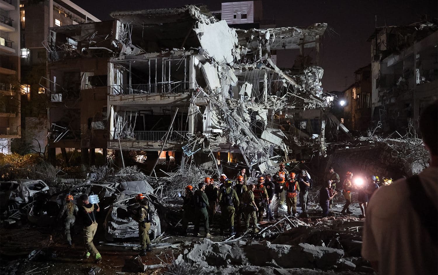 پاشماوەی بۆردوومانی ئێران لە تەلئەڤیڤ. وێنە: AFP