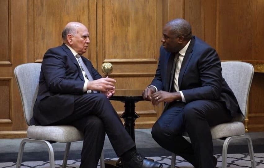 Iraqi Foreign Minister Fuad Hussein (L) meets with his British counterparty David Lammy in London on January 15, 2025. Photo: Iraqi MoFA