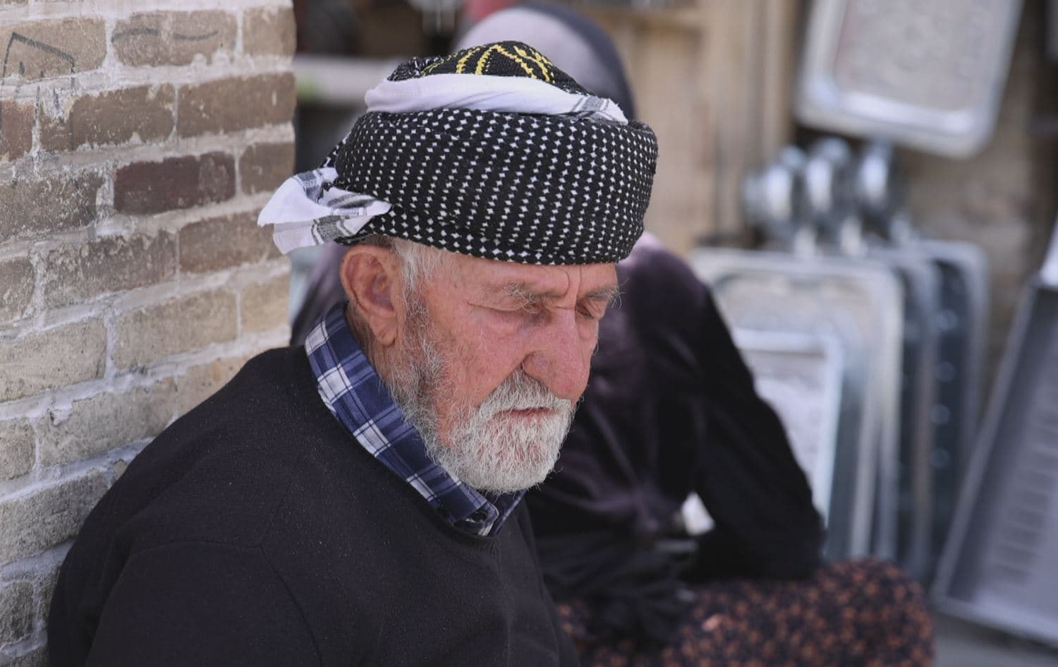 پیاوێک جەمەدانی لەسەرە. وێنە: رووداو
