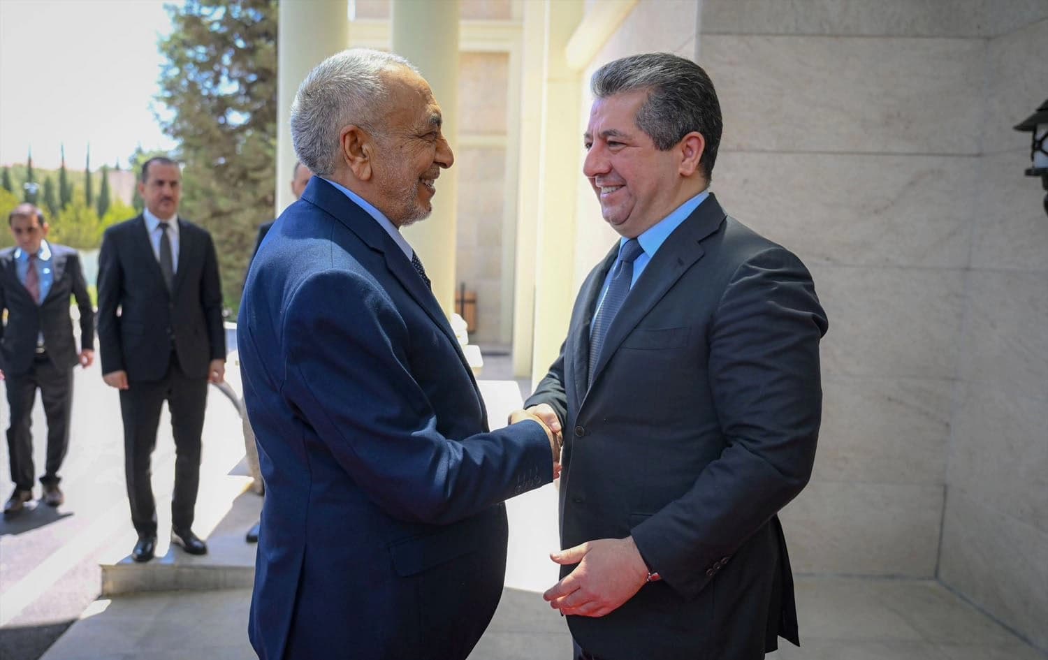 Kurdistan Region Prime Minister Masrour Barzani (Right) receiving Iraqi Parliament Speaker Mahmoud al-Mashhadani (left) in Erbil on July 6, 2025. Photo: KRG