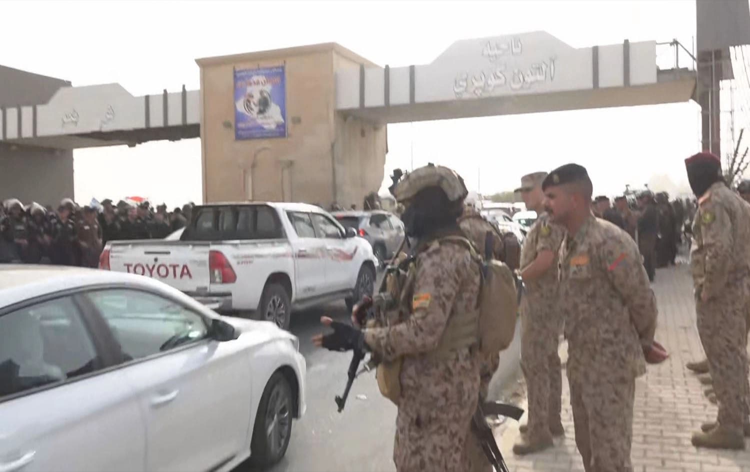Security forces and demonstrators gathered on the Erbil-Kirkuk road at Kirkuk’s Prde (Altun Kupri) subdistrict on July 3, 2025. Photo: Rudaw