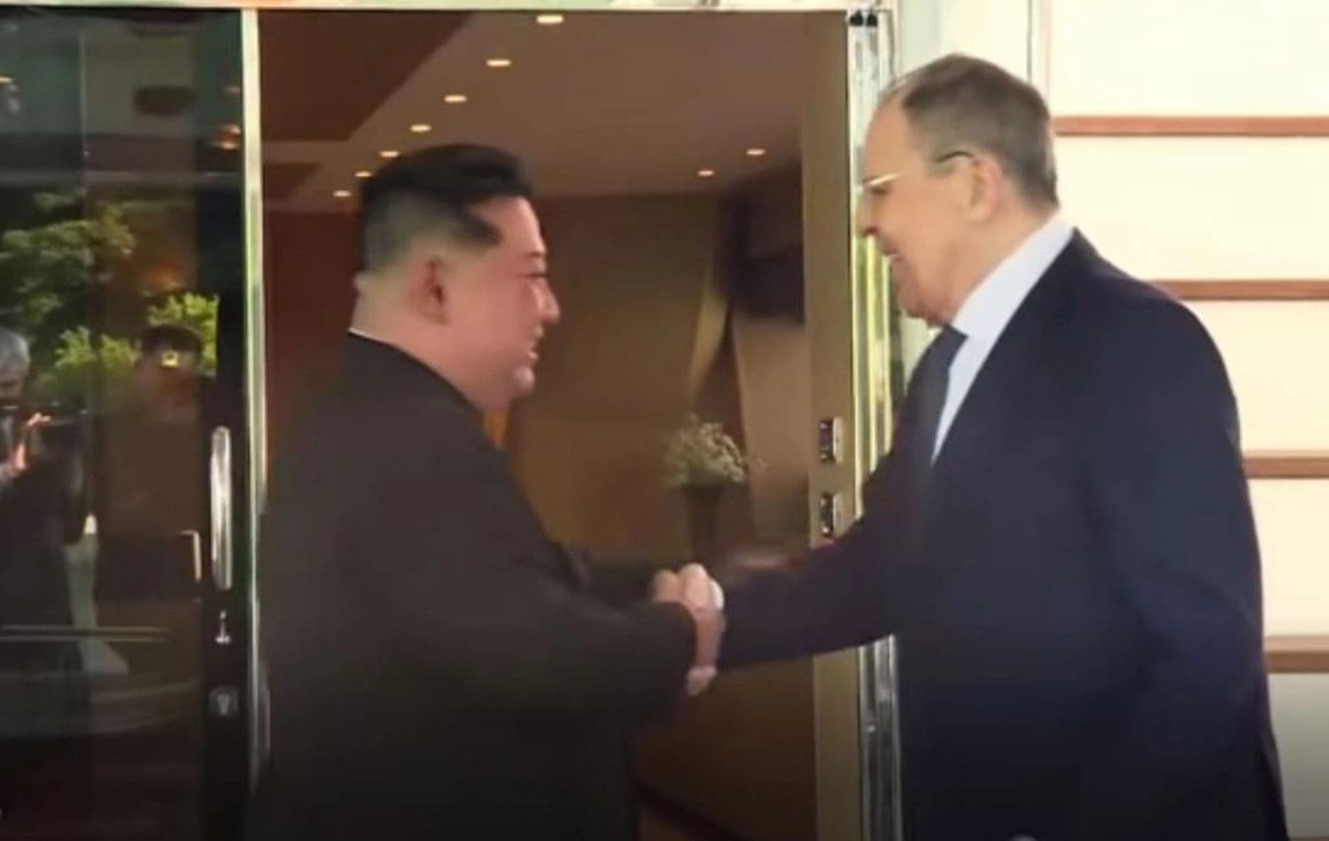 Kuzey Kore lideri Kim, Rusya Dışişleri Bakanı Sergey Lavrov ile görüştü.