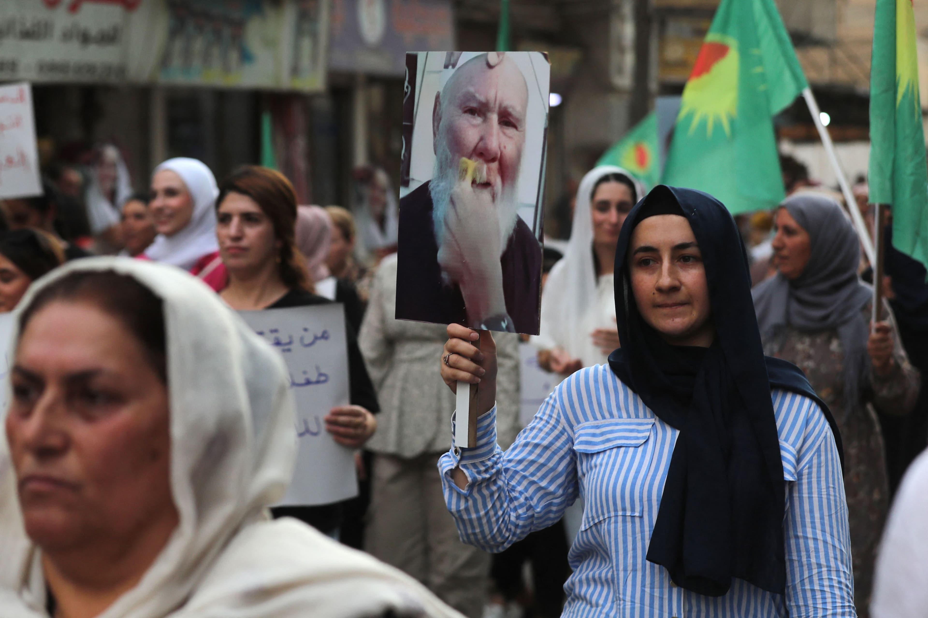 Residents of Qamishli, northeast Syria (Rojava) show solidarity with the Druze on July 17, 2025. Photo: AFP 