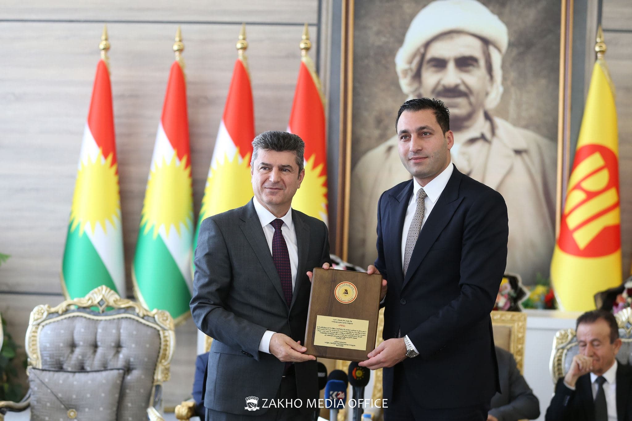 سەرۆکی حکومەتی هەرێم رێز لە هەردوو یانەی زاخۆ و دهۆک دەگرێت