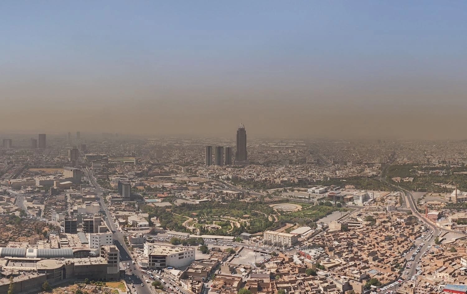 A picture of the black smog above Erbil city. File photo: Bilind T. Abdullah/Rudaw
