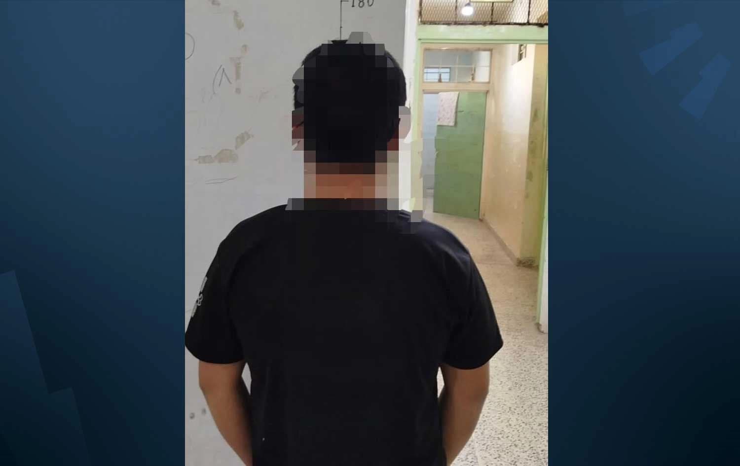 وێنەی تۆمەتبارەکە لەدوای دەستگیرکردنی؛ وێنەکە پۆلیسی هەڵەبجە بڵاویکردووەتەوە