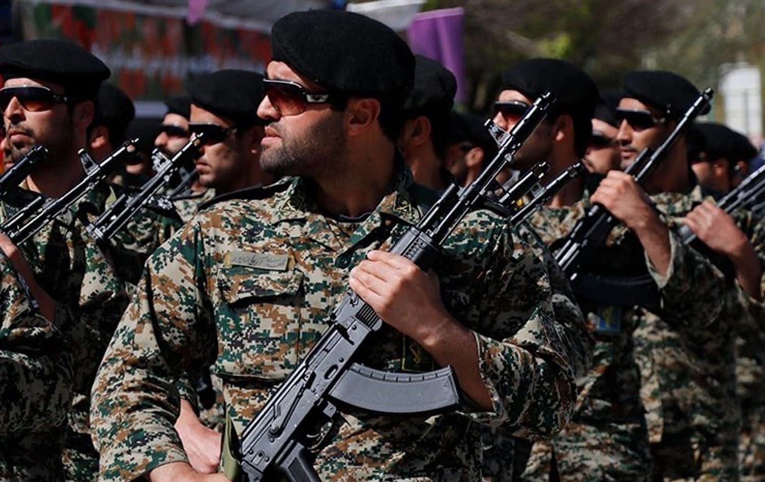 ژمارەیەک سەربازی ئێران.