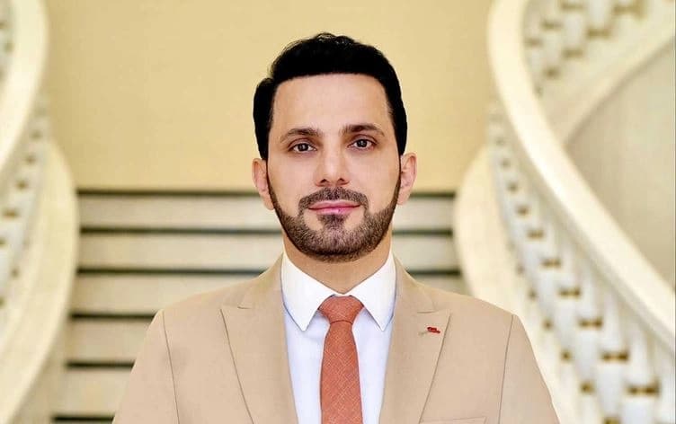  شاسوار عەبدولواحید، سەرۆکی جووڵانەوەی نەوەی نوێ.  
