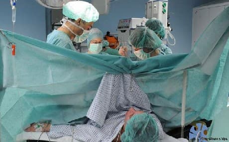 منداڵێک لە دایکێکی مردوو لە دایکبوو