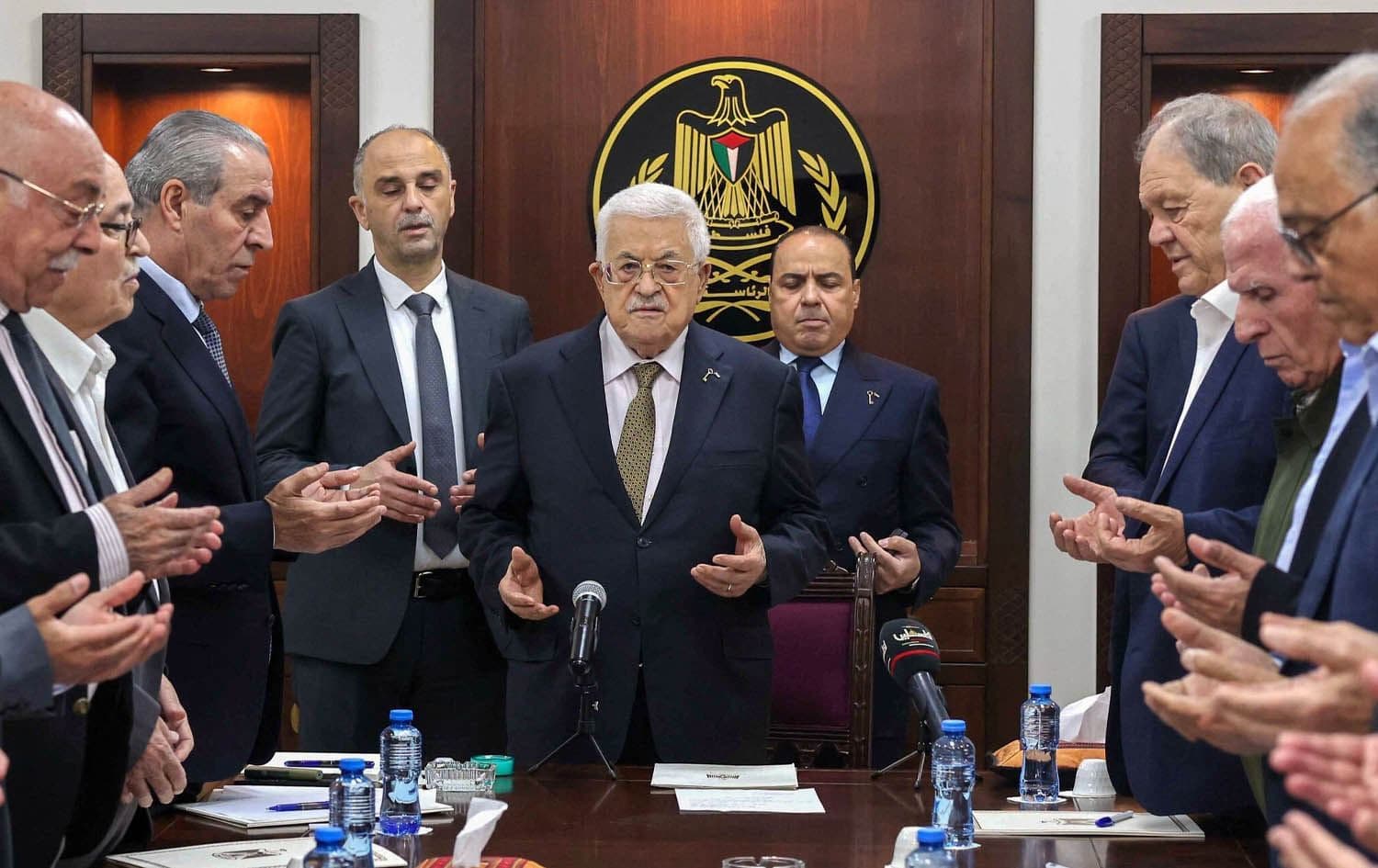مەحموود عەباس، سەرۆکی دەسەڵاتی فەڵەستین و ژمارەیەک لە بەرپرسانی فەڵەستینی