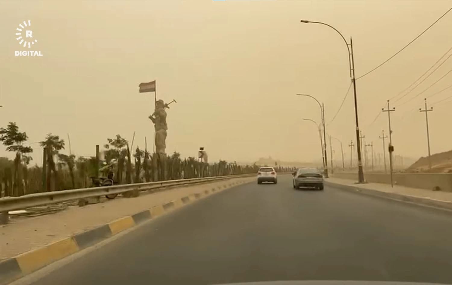 دیمەنێکی خۆڵبارین لە کەرکووک