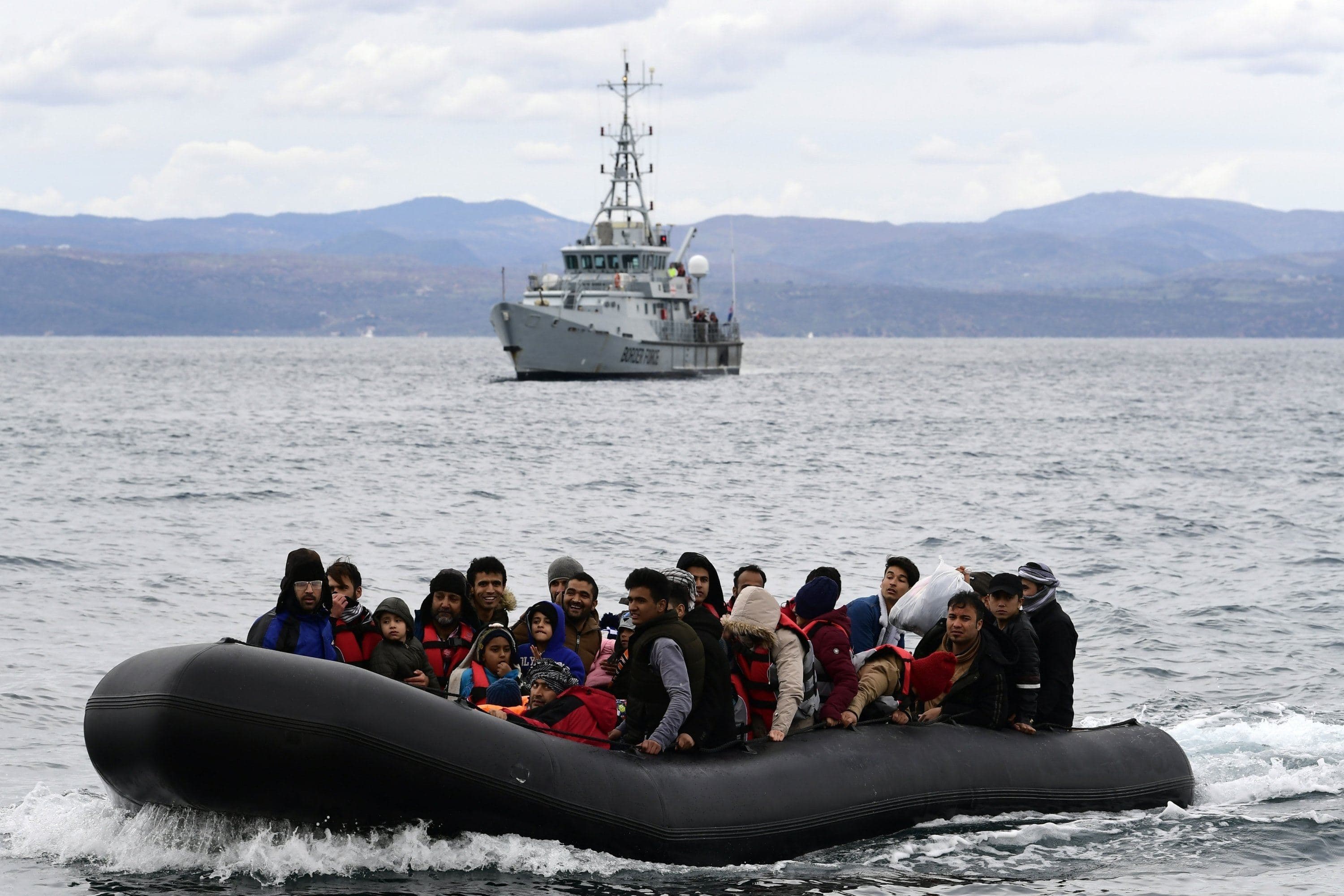 Göçmenleri taşıyan bir bot. / Foto: AFP / Arşiv