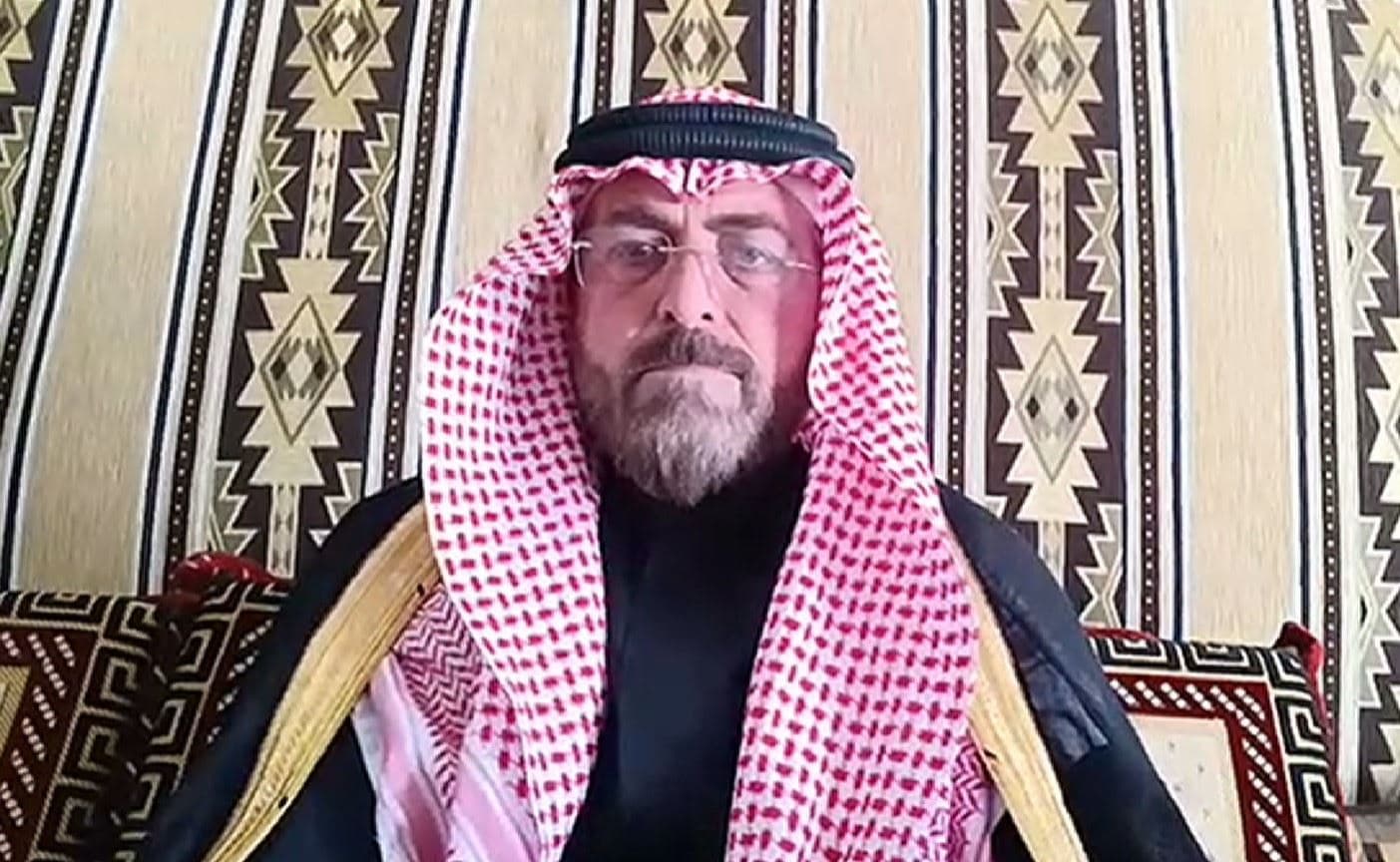 Ammar al-Haddawi, a prominent figure from the Sunni Arab al-Uqaydat tribe in Syria’s eastern Deir ez-Zor province, speaks to Rudaw on October 13, 2025. Photo: Screengrab/Rudaw 