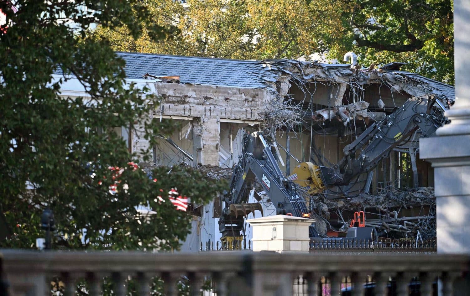 باڵی رۆژهەڵاتی کۆشکی سپی دوای رووخانی. وێنە: AFP