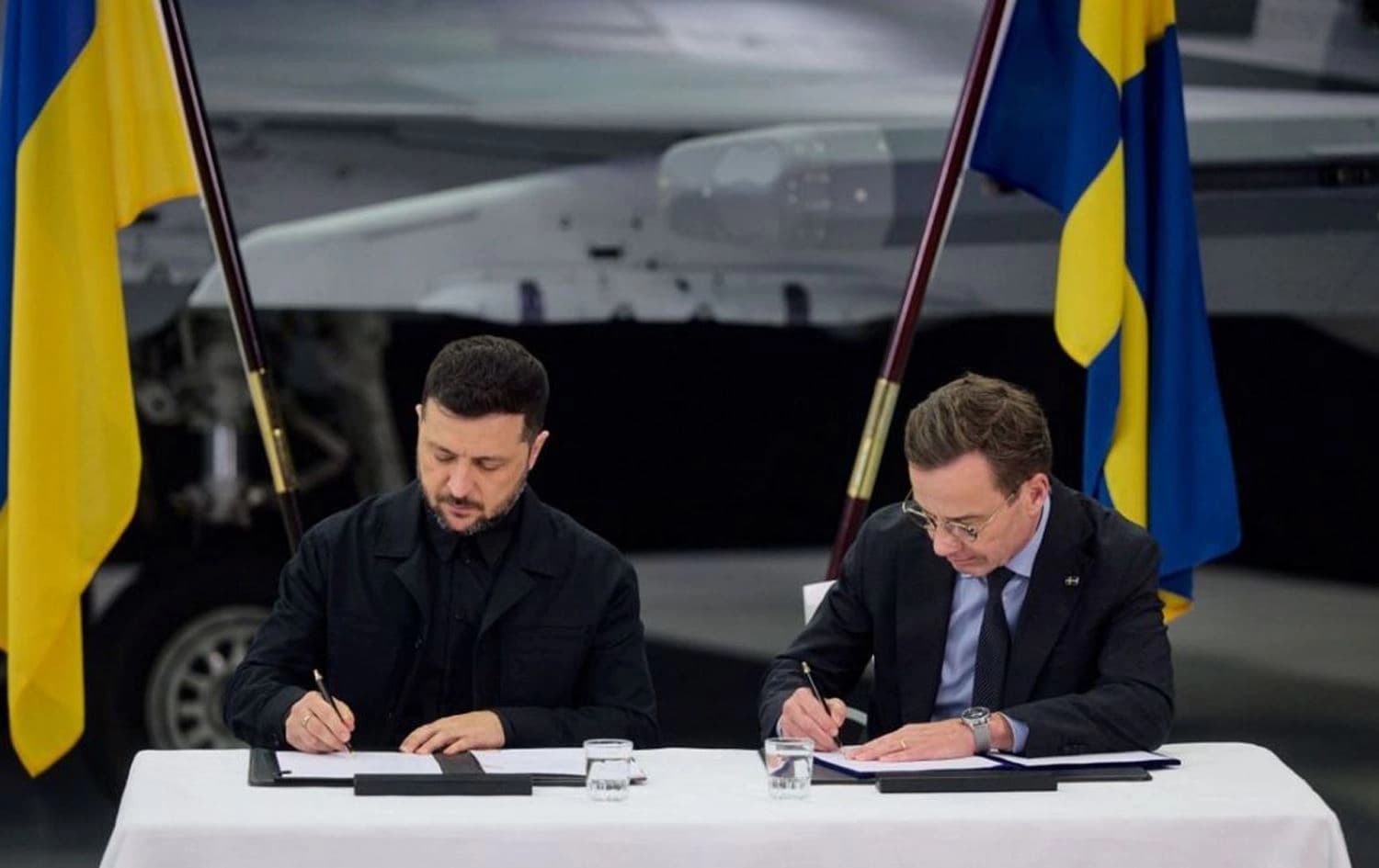 Ukrayna Devlet Başkanı Volodimir Zelenskiy, İsveç’te Başbakan Ulf Kristersson ile bir araya geldi