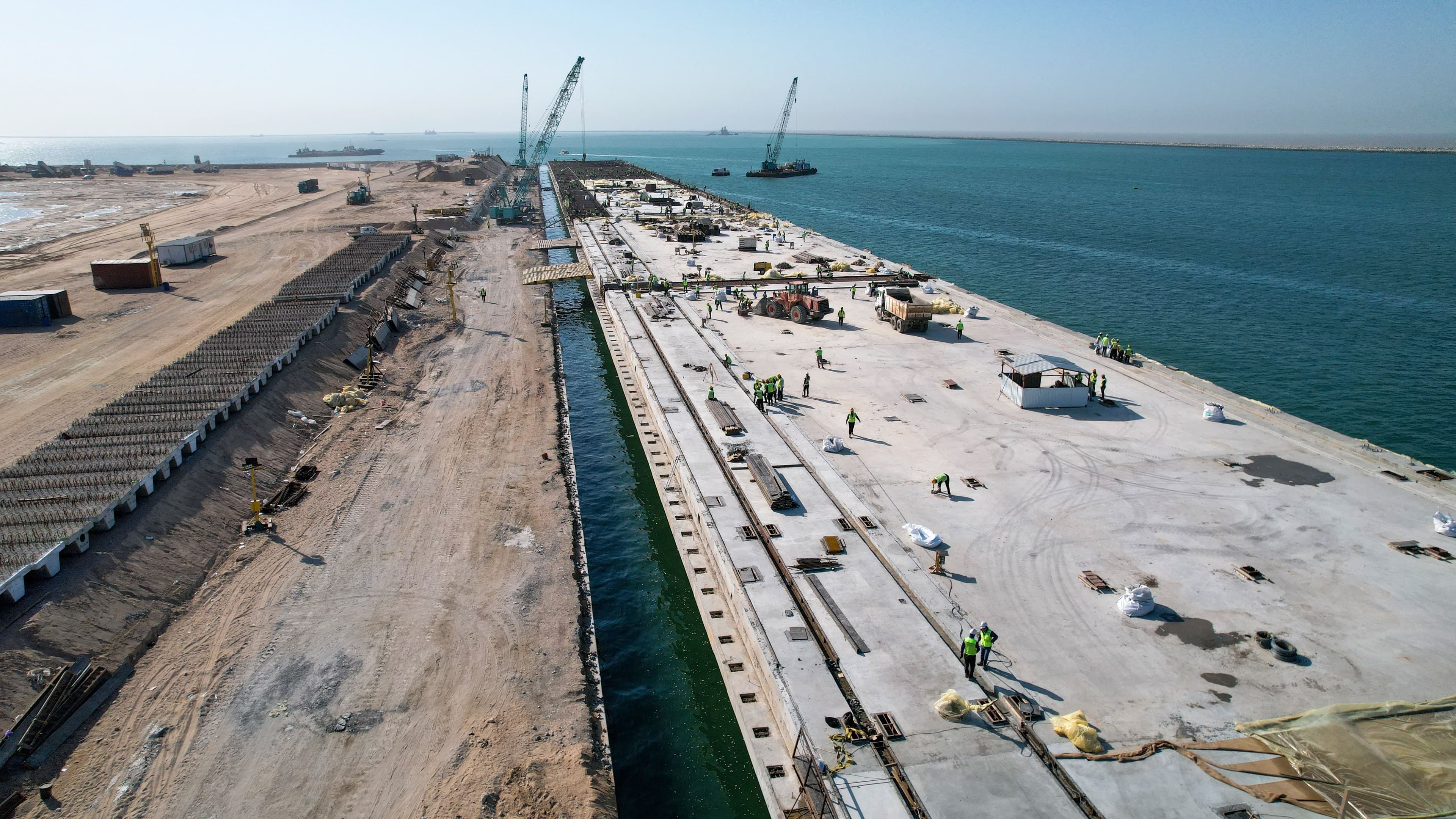 Spanning 1,200 kilometers, the $17 billion Development Road will run from Basra’s Faw Port on the Persian Gulf to Iraq’s northern border with Turkey. Photo: AFP