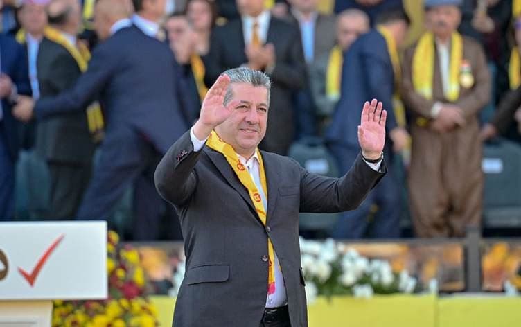 KDP Başkan Yardımcısı Mesrur Barzani, partisinin seçim kampanyası kapsamında Duhok’ta düzenlenen mitingde halka seslendi