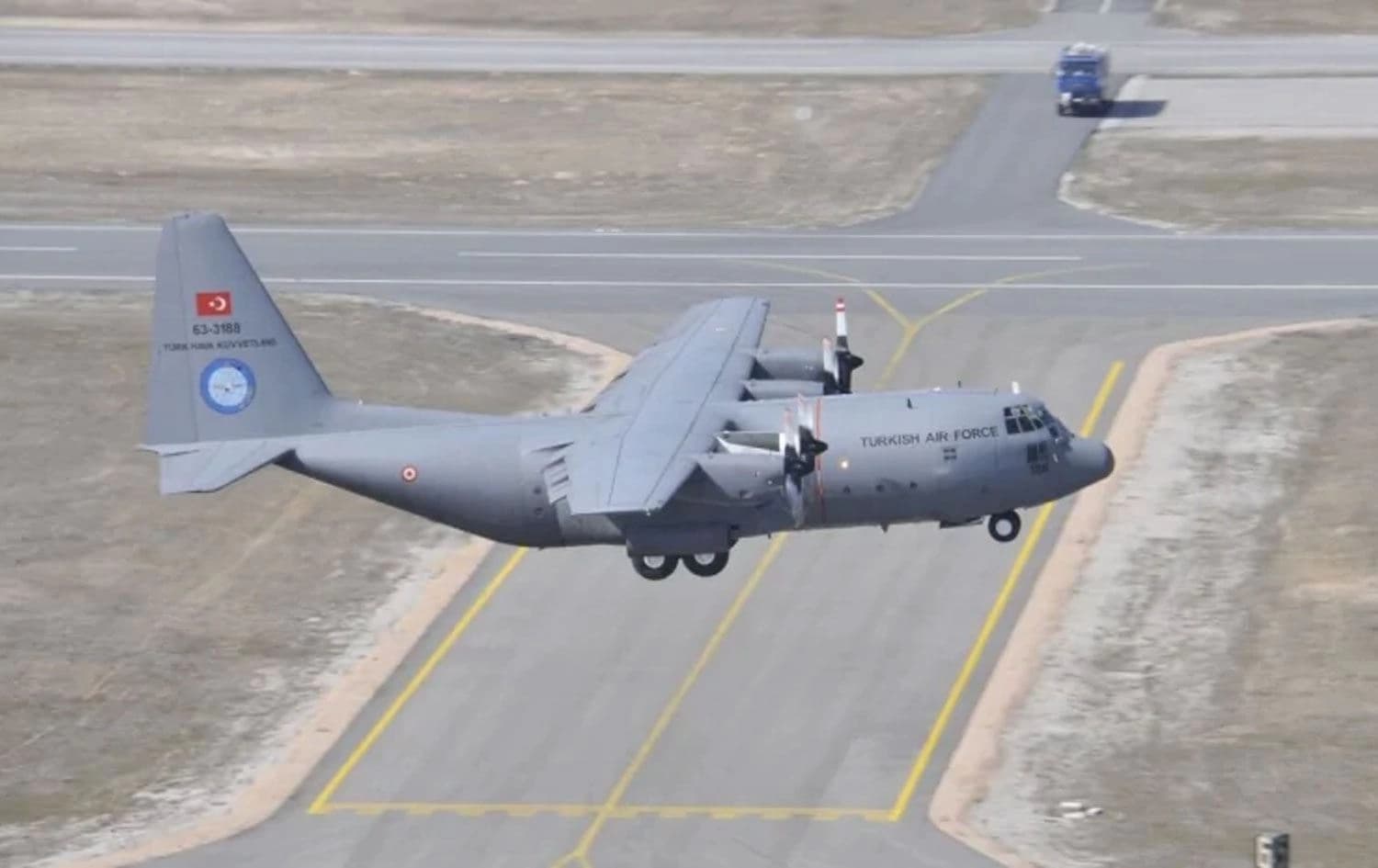 Türkiye Milli Savunma Bakanlığı, Azerbaycan'dan Türkiye'ye gelmek üzere havalanan C130 kargo uçağının Gürcistan'da düştüğünü bildirdi.