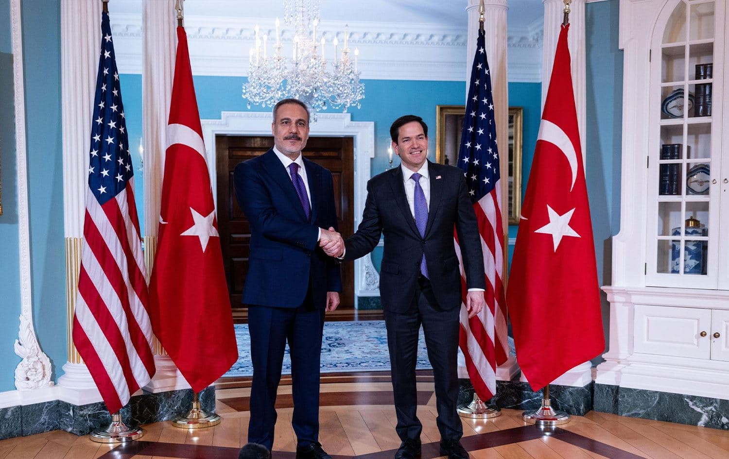 Foreign Minister Hakan Fidan (left) shakes hands with US Secretary of State Marco Rubio in the State Department, Washington, DC on March 25, 2025. File photo: AA