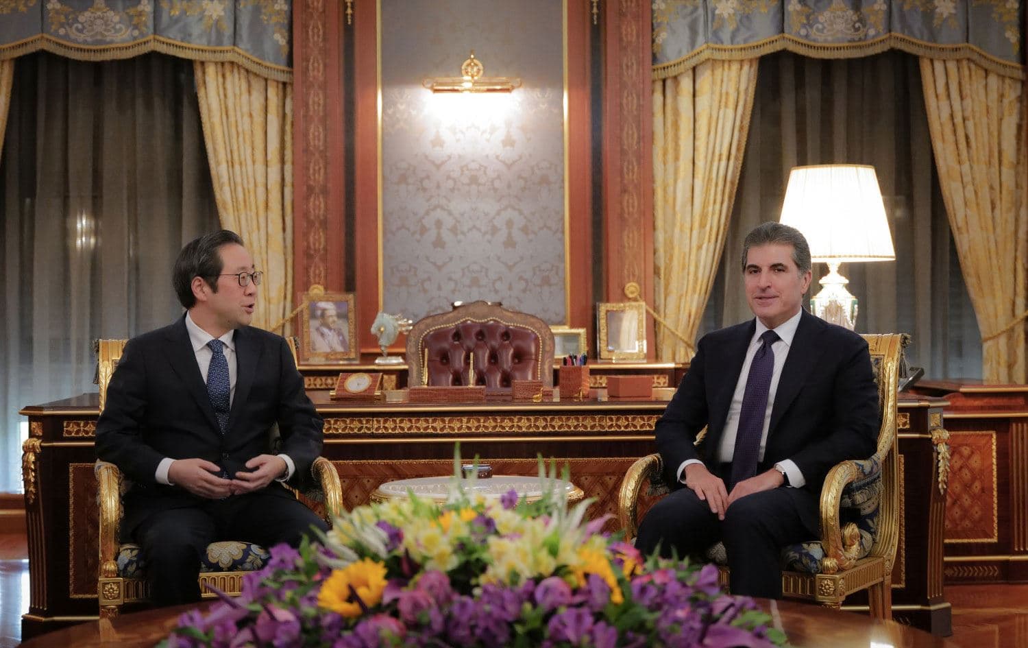 Kurdistan Region President Nechirvan Barzani (R) and Lee Jun-il, the Republic of Korea's Ambassador to Iraq, in Erbil on November 16, 2025. Photo: Kurdistan Region Presidency.