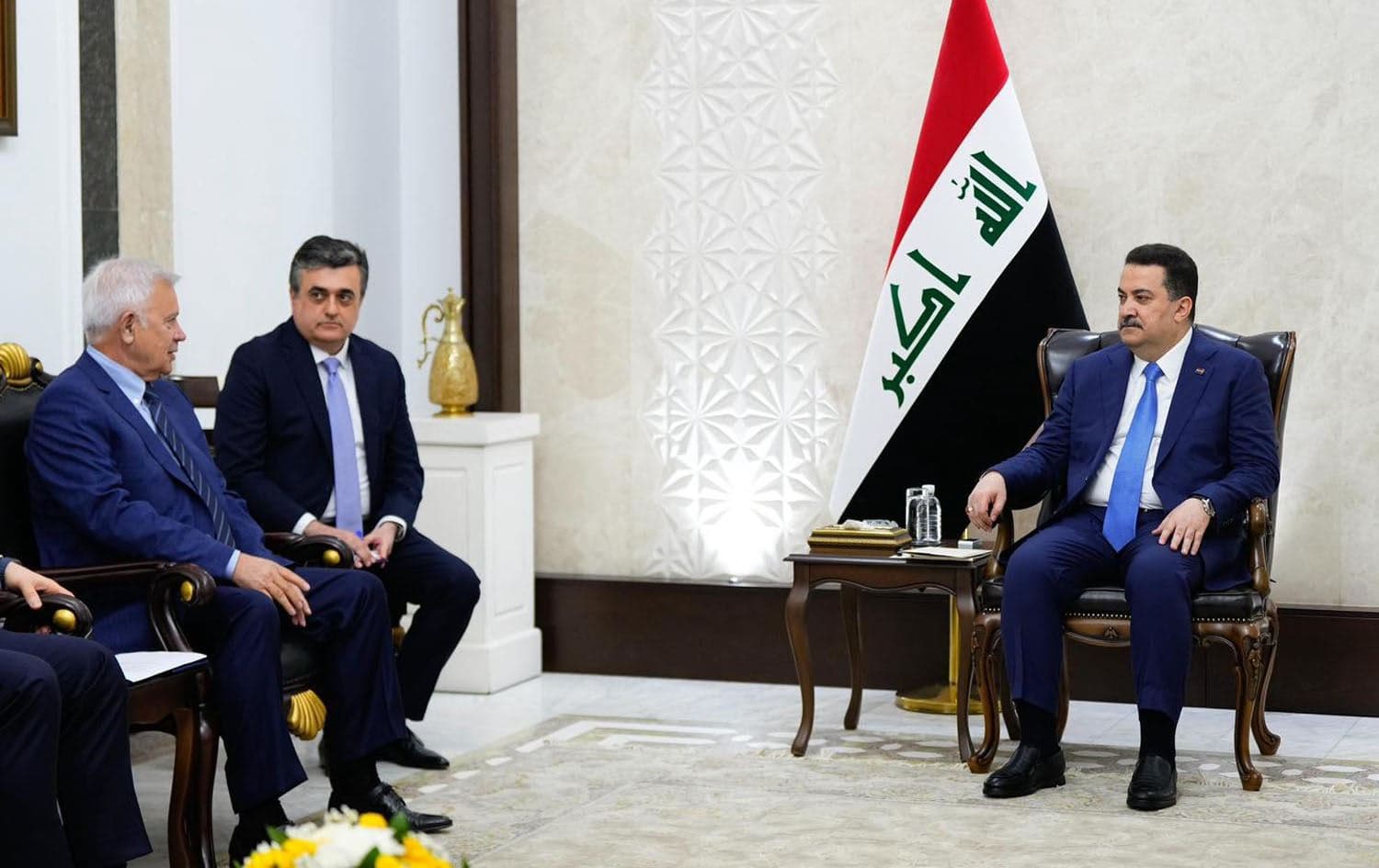 Iraqi Prime Minister Mohammed Shia’ al-Sudani (left) receives Vagit Alekperov, the founder of Russian oil giant Lukoil in Baghdad on November 17, 2025. Photo: Sudani’s office