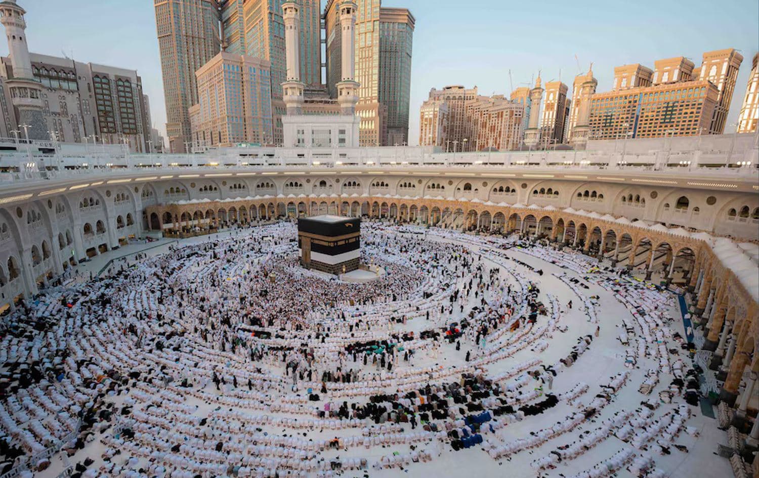 دیمەنێکی مزگەوتی حەرام. وێنە: Reuters