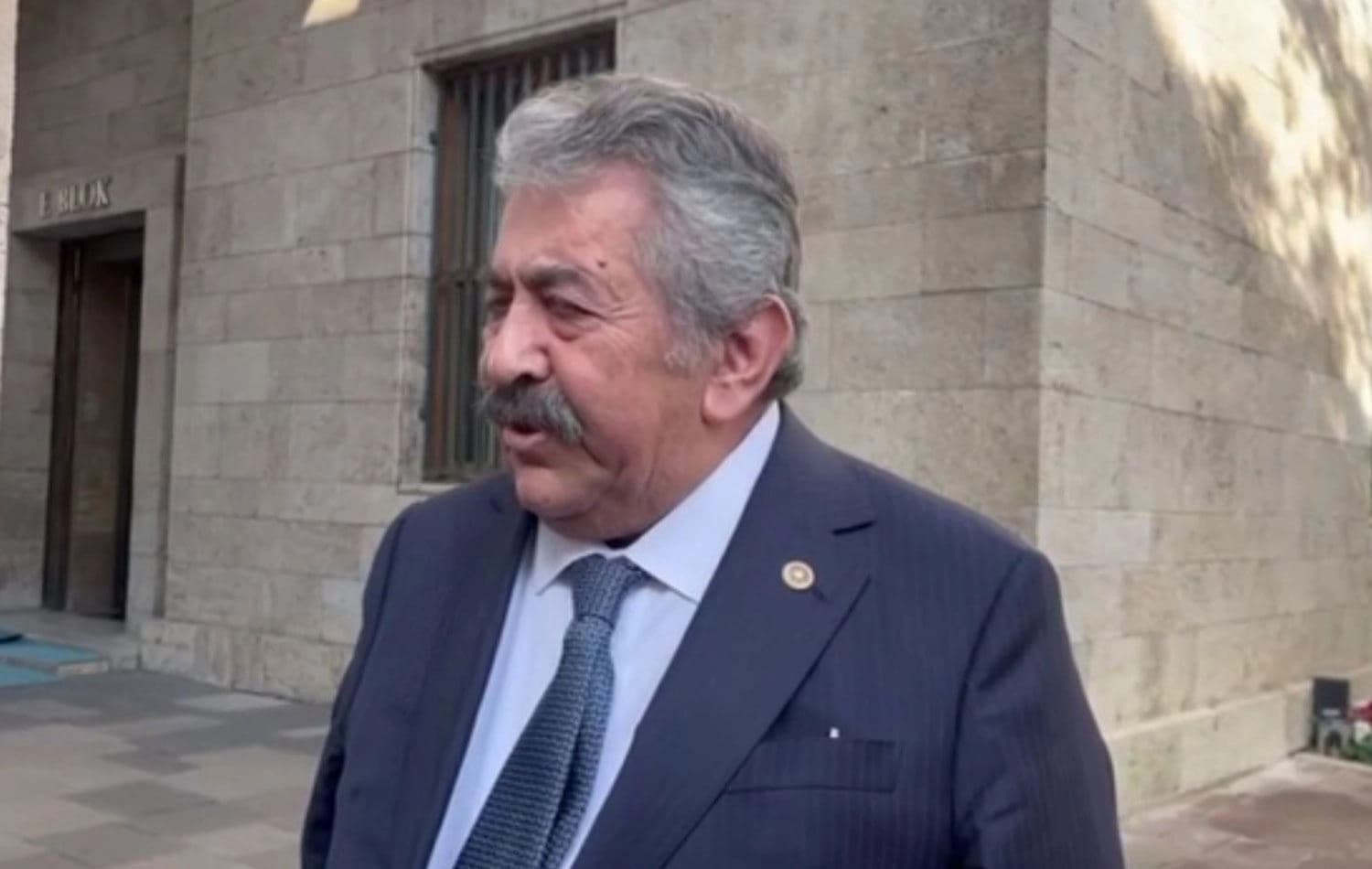 MHP Genel Başkan Yardımcısı ve İstanbul Milletvekili Feti Yıldız gazetecilere konuştu. / Video alıntısı