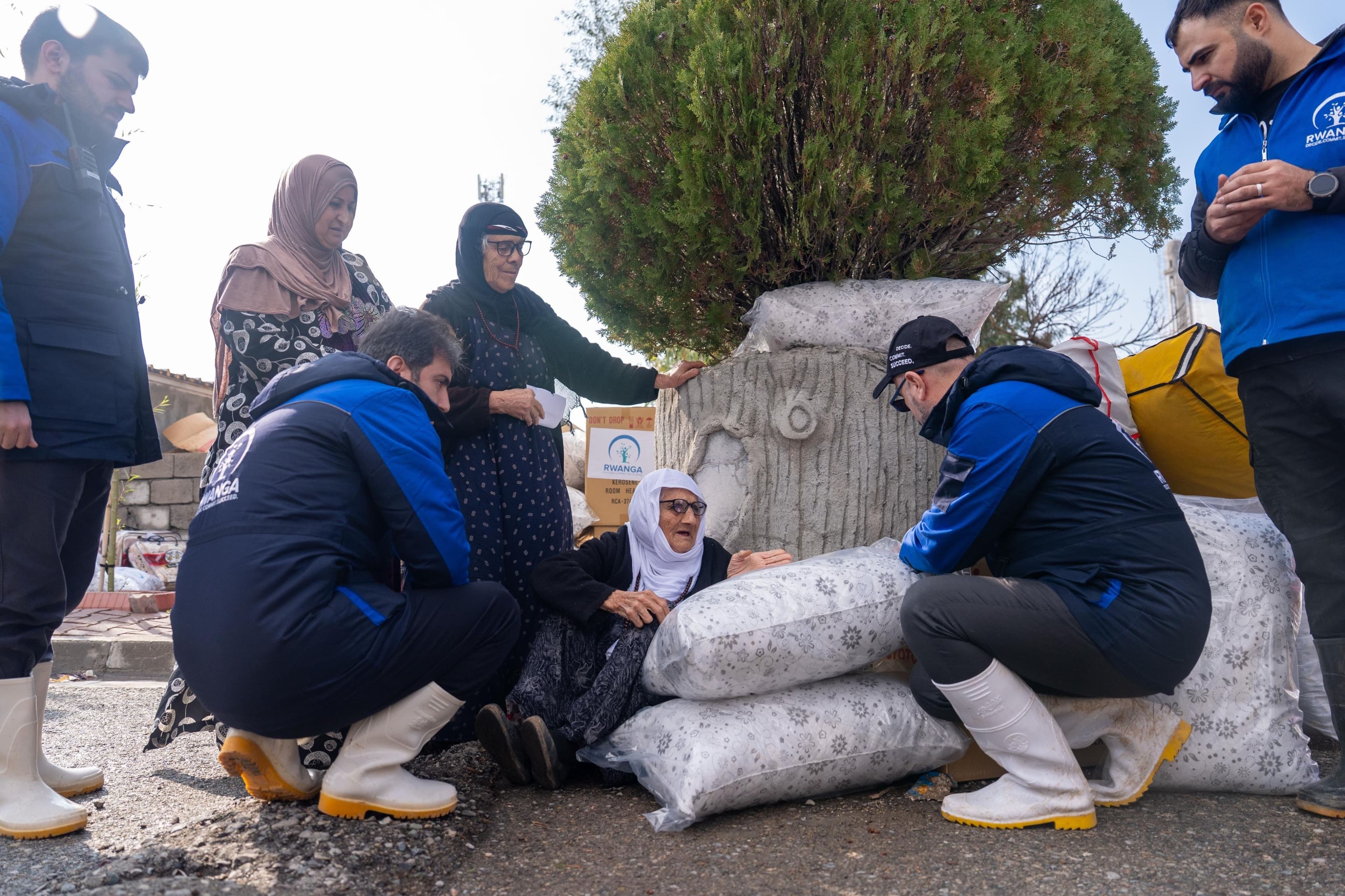 Rwanga Foundation distributed aid to flood-affected families in Chamchamal, Sulaimani on December 15, 2025. Photo: RwangaFdn/X