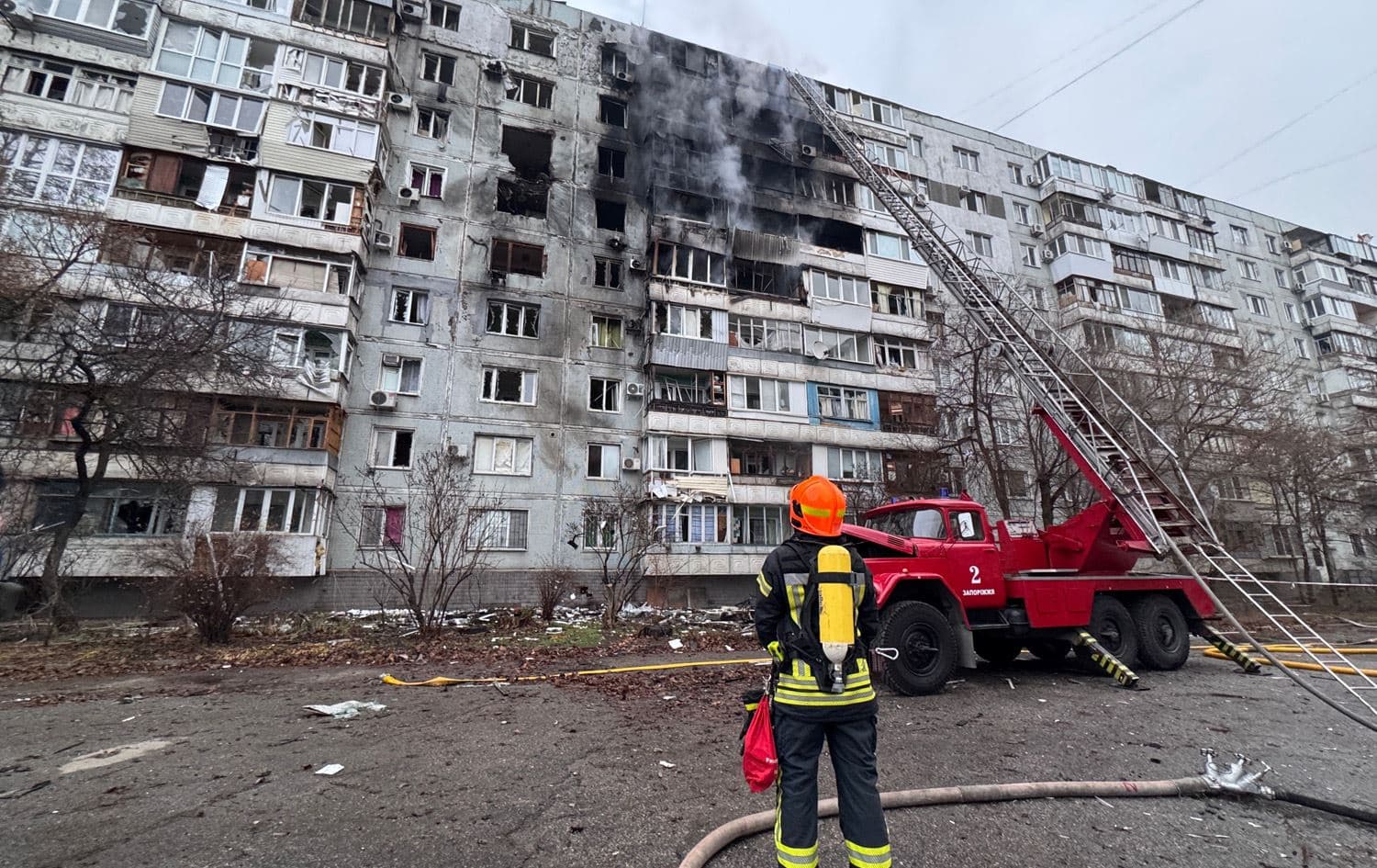  باڵەخانەیەک لە کیێڤی ئۆکراینا بۆردوومان کراوە. وێنە: AFP