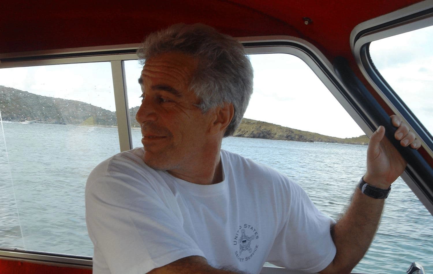 ABD Adalet Bakanlığı, Jeffrey Epstein hakkında yürütülen insan ticareti soruşturmasına ilişkin binlerce belgeyi kamuoyuna açıkladı. 