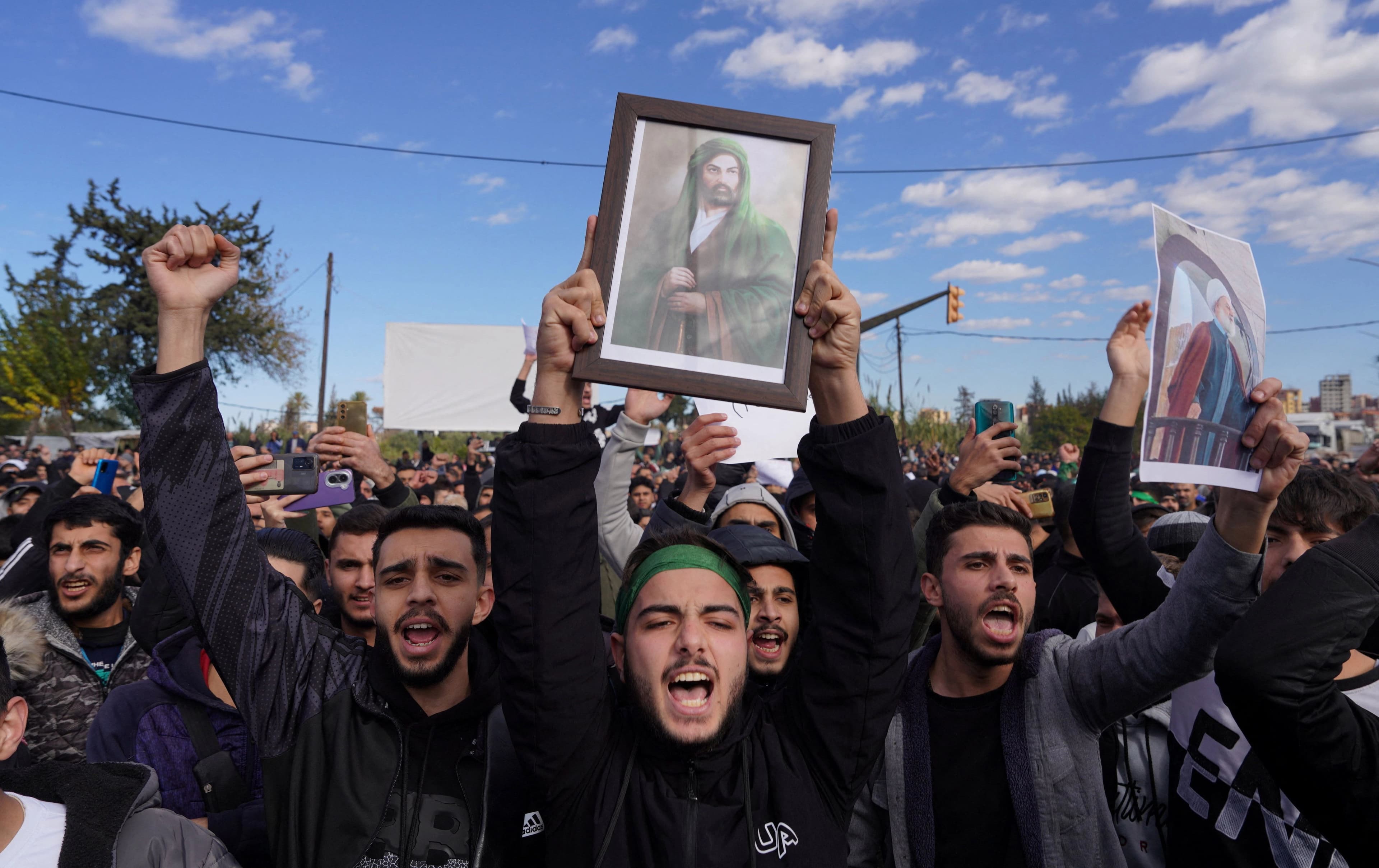 Alevi dinî makamının verdiği süre doldu: Suriye’nin birçok kentinde gösteriler başladı 