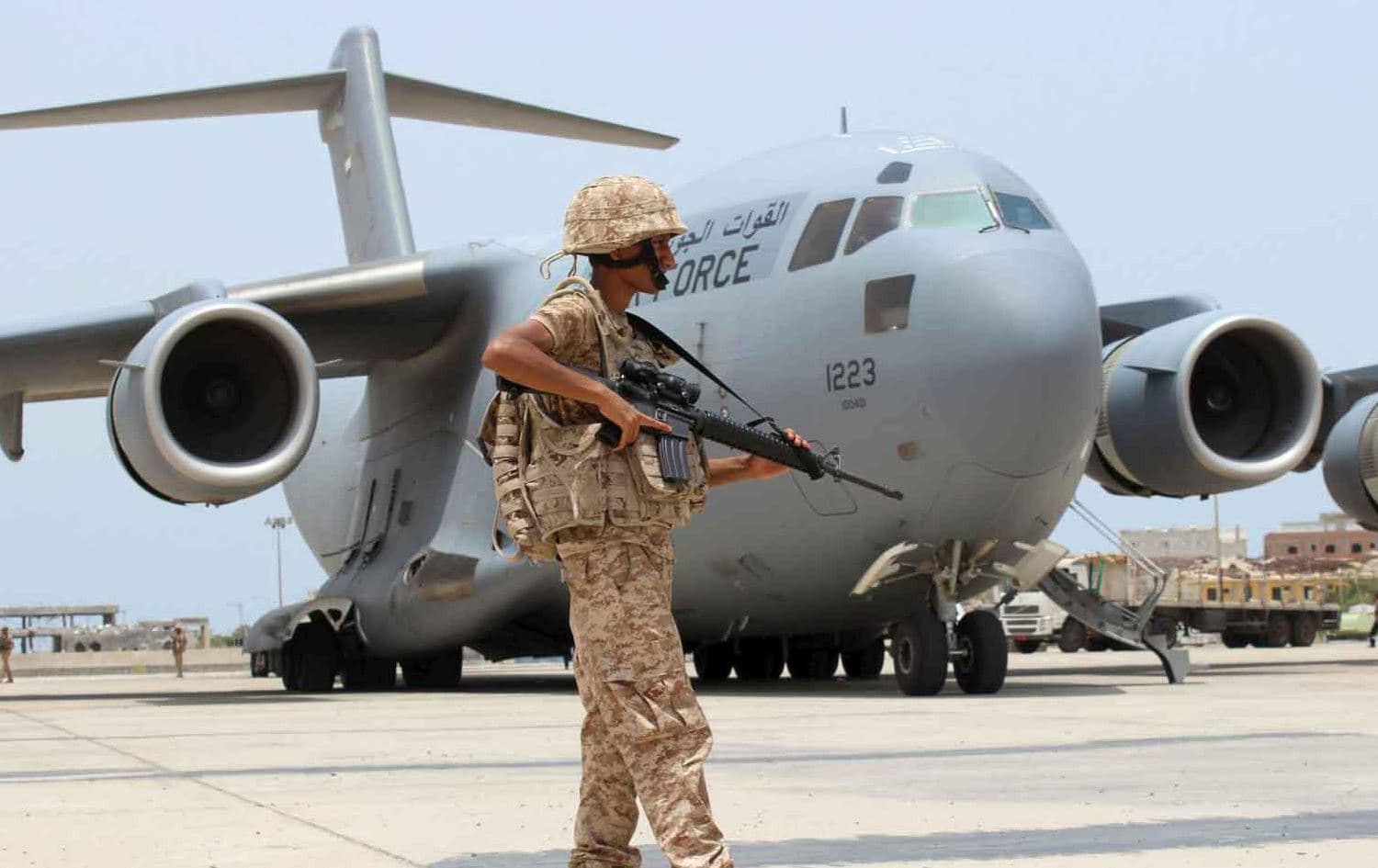سەربازێکی ئیمارات لە یەمەن