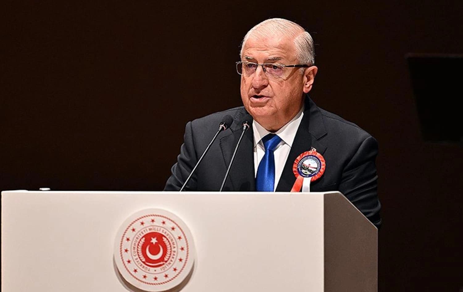 یاشار گولەر، وەزیری بەرگریی تورکیا