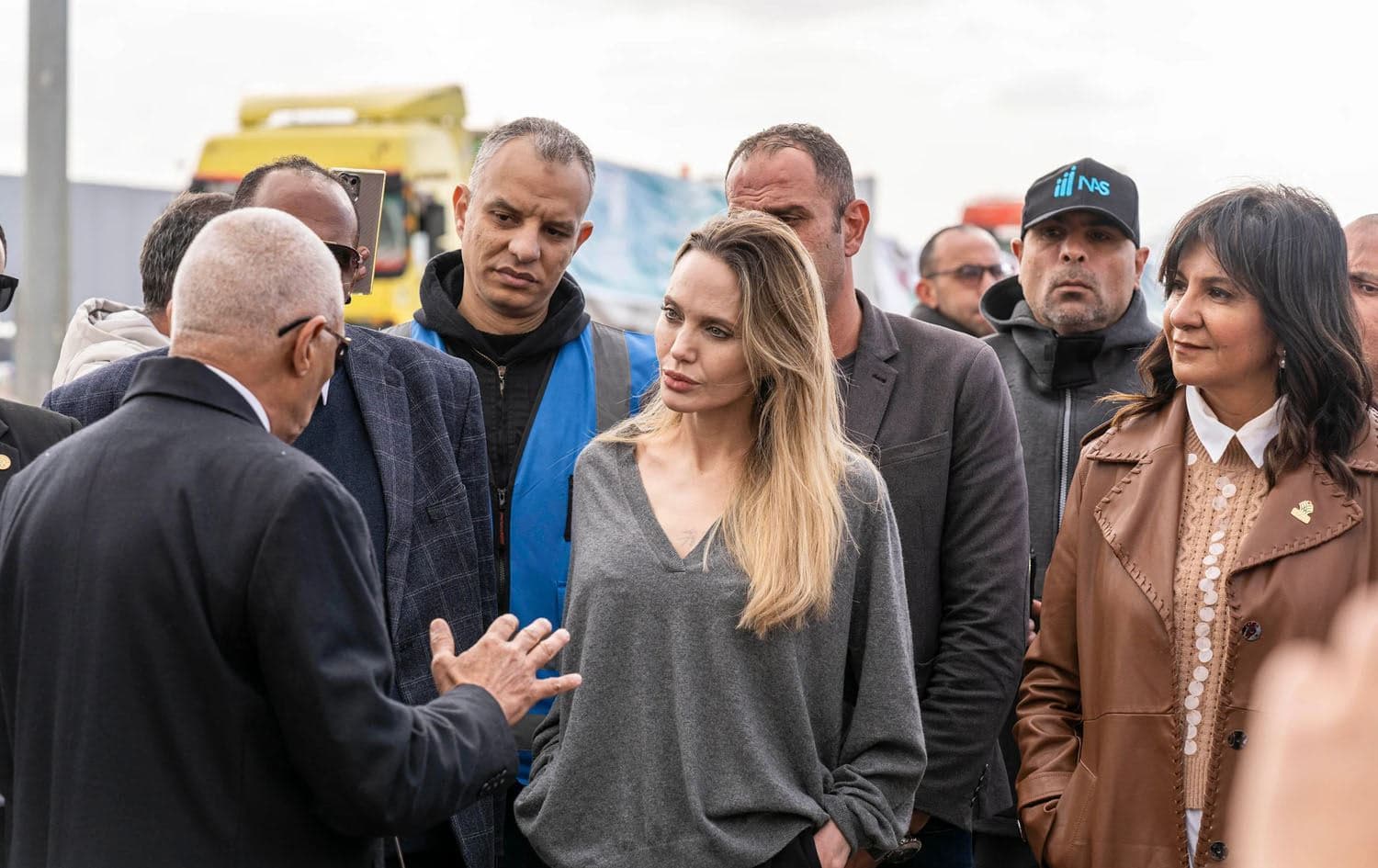 Angelina Jolie Refah Sınır Kapısı’nı ziyaret etti: Gazze’deki aileler ciddi bir insani kriz içinde