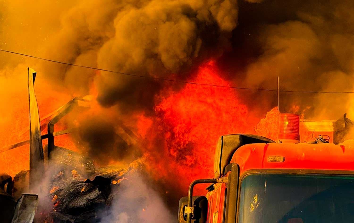 دیمەنێکی ئاگرەکە لە بەرەبەیانی ئەمڕۆ