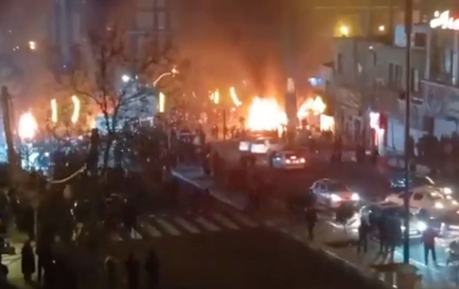 دیمەنێک لە خۆپێشاندانەکانی ئێران