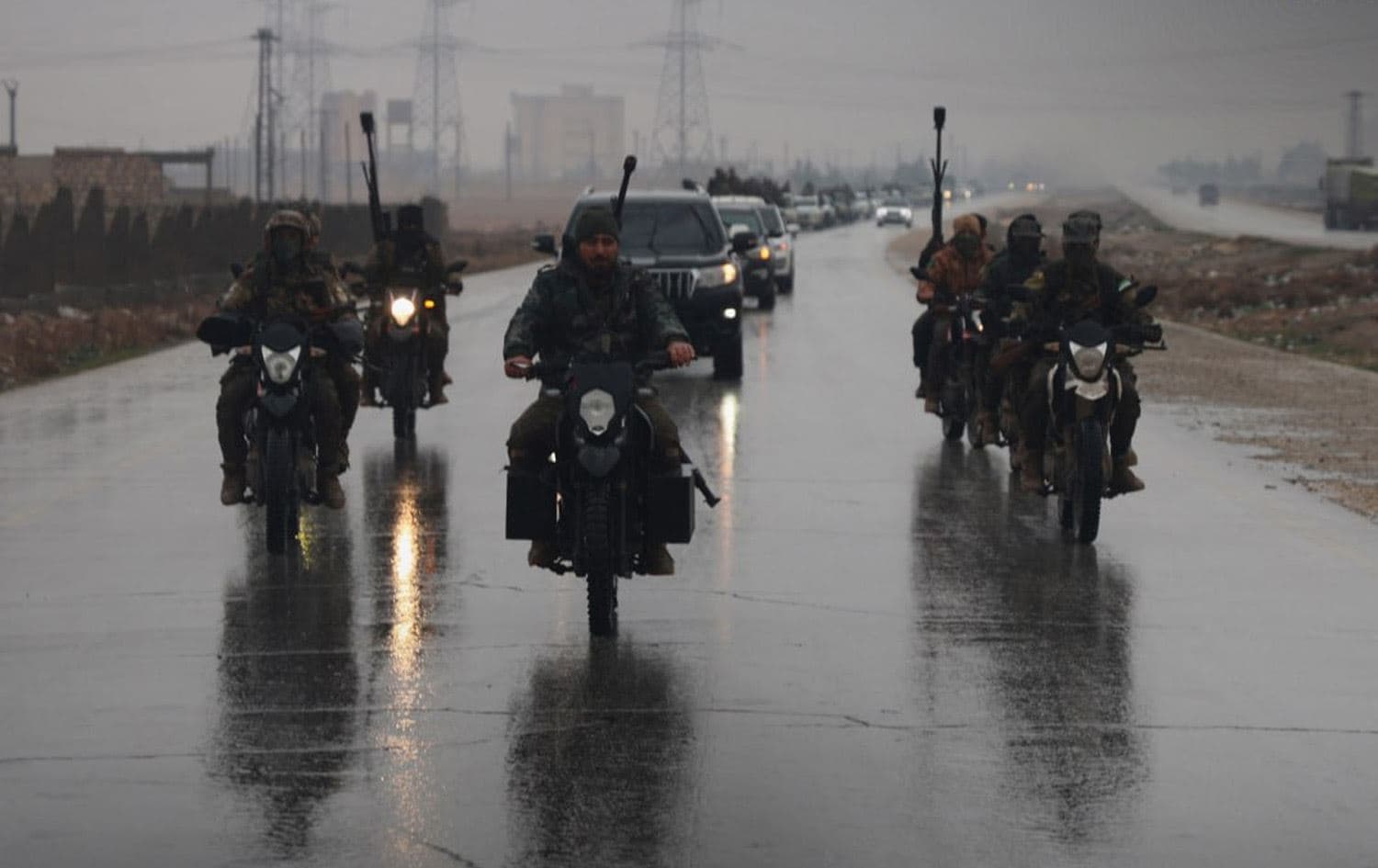 ژمارەیەک سەربازی سوپای عەرەبیی سووریا. وێنە: سانا
